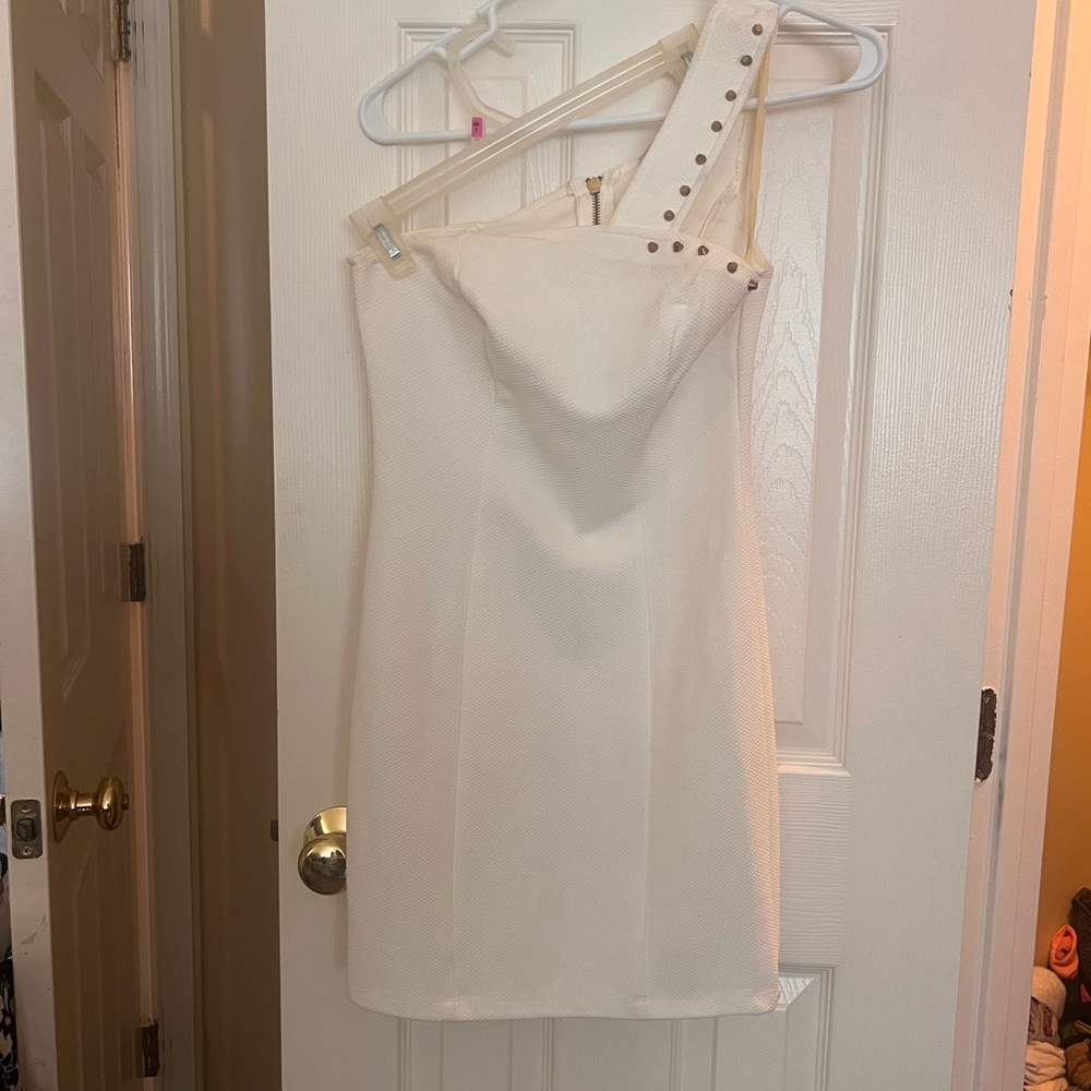White one shoulder dress size medium